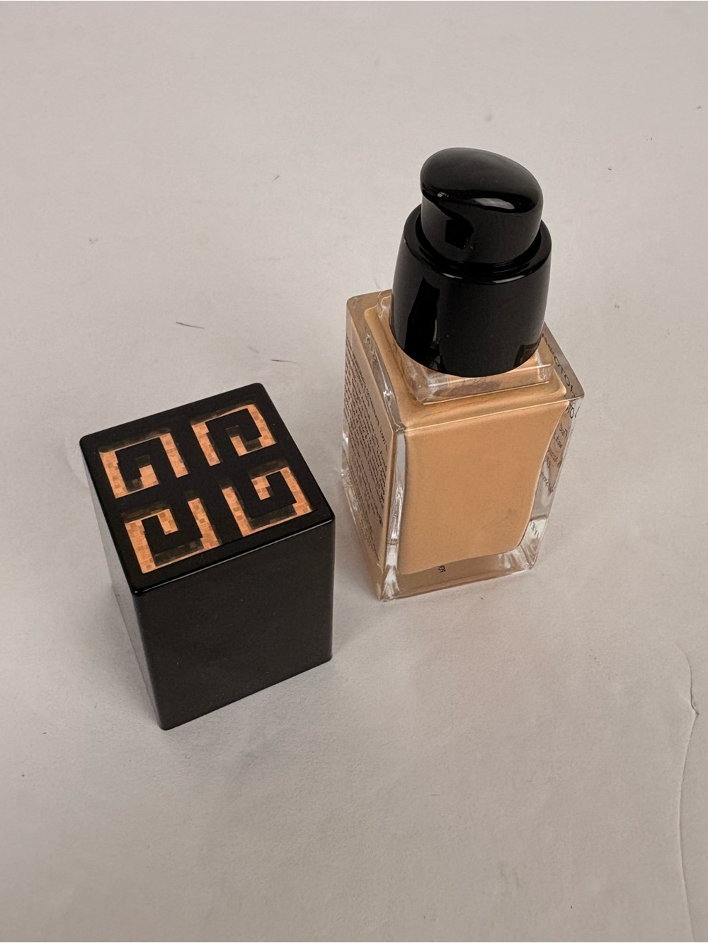 Givenchy Photo Perfexion Fluid Foundation with Sunscreen Natural Complexion #7 - Picture 6 of 6